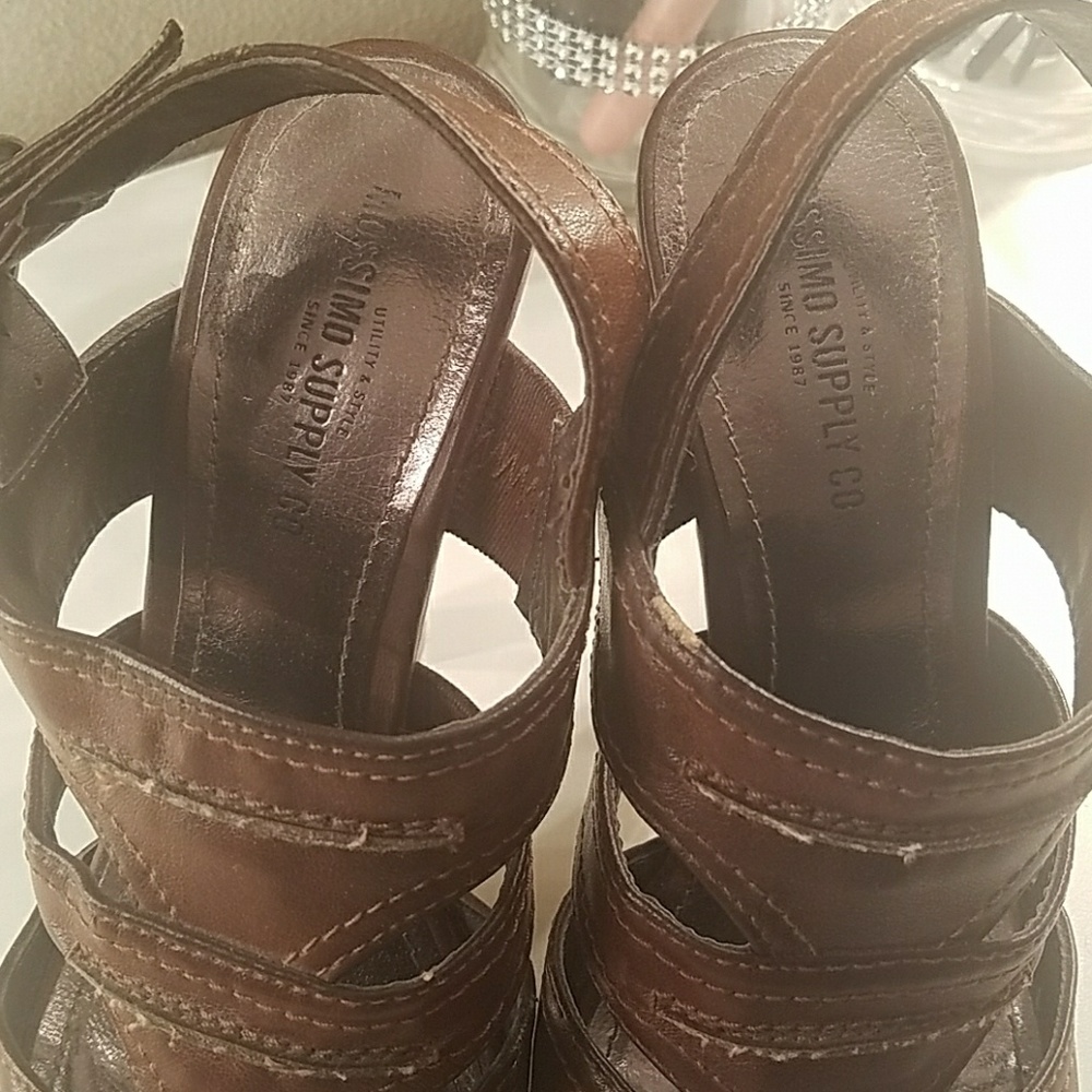 Heels - Picture 7 of 7